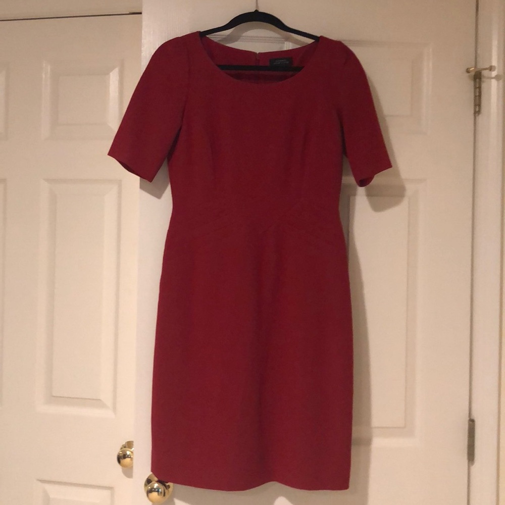 Red dress with elbow-length sleeves